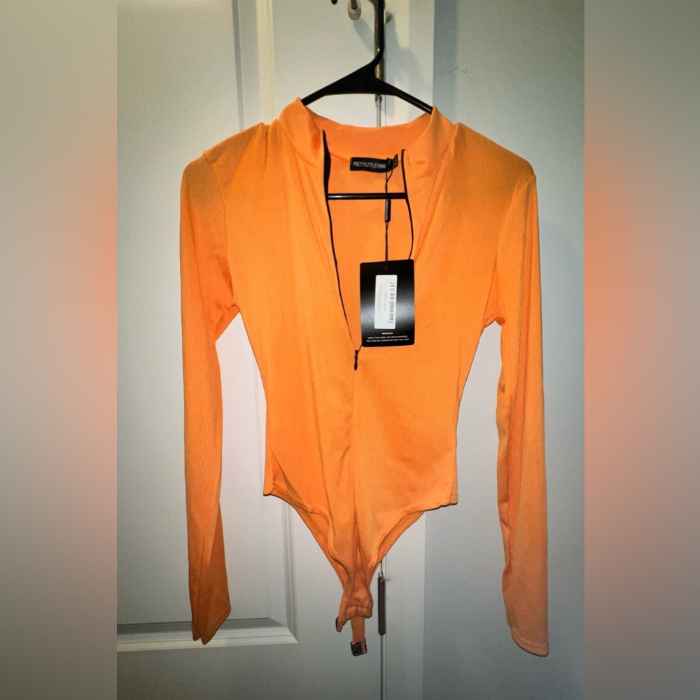 Pretty Little Thing Rib Zip Up Long Sleeve Bodysuit